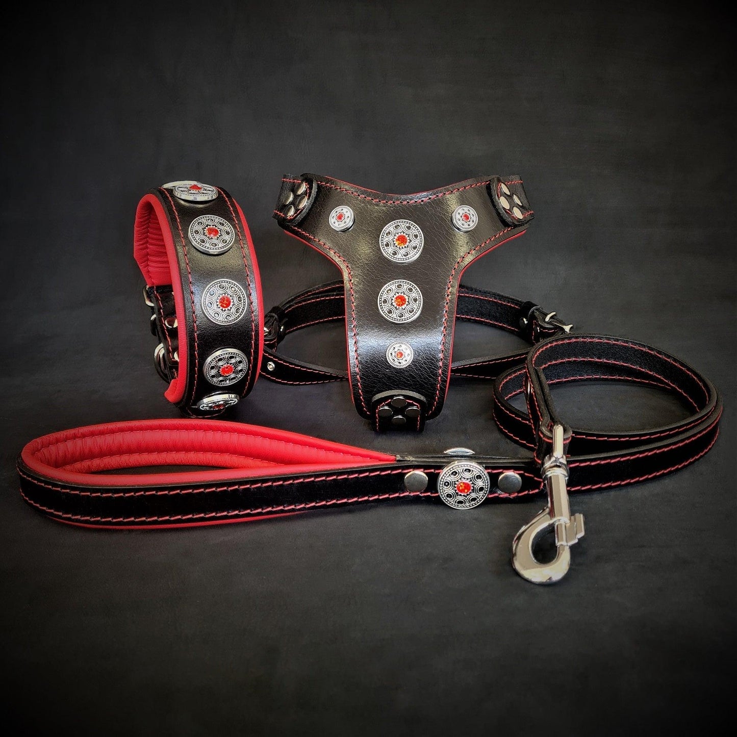 De ''Bijou'' SET - Halsband, Tuigje, Riem. Rood