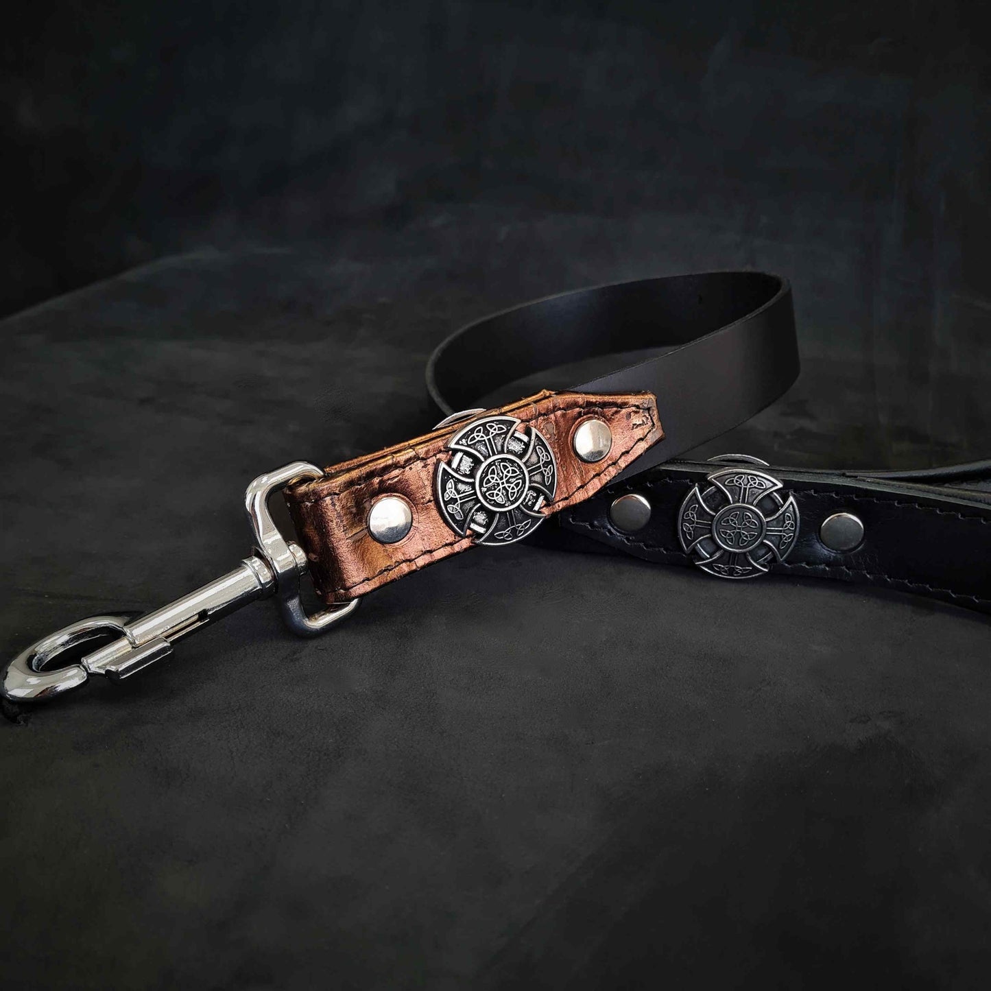 The ''Viking'' Leash-2